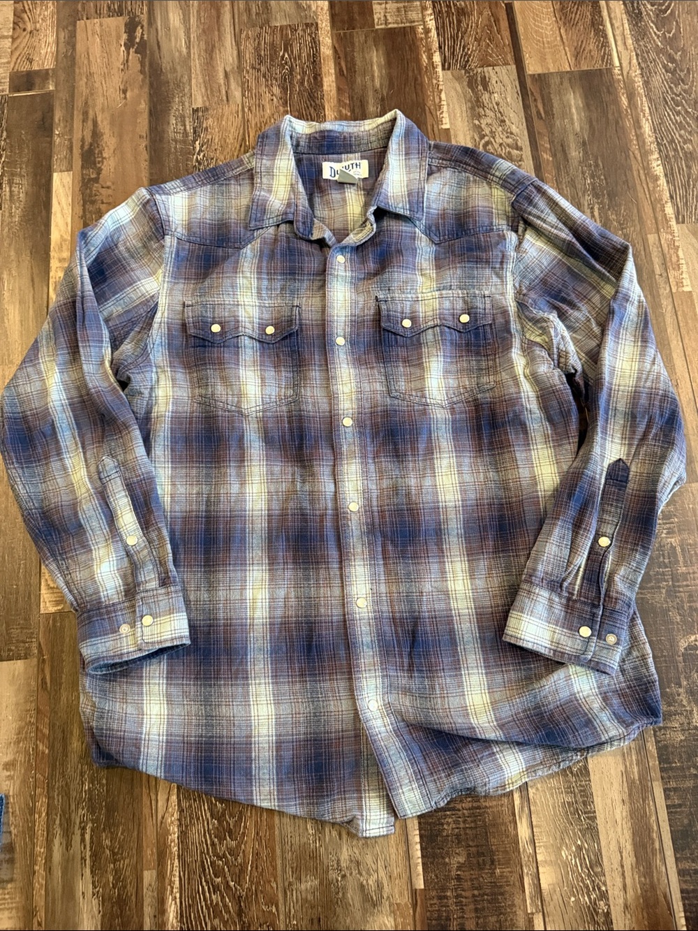 Duluth Trading Co Blue and Cream Plaid Button-Down Shirt